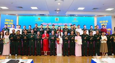 Gallery - 	Trao giải Cuộc thi “Tìm hiểu kiến thức pháp luật trên Báo QĐND 2025